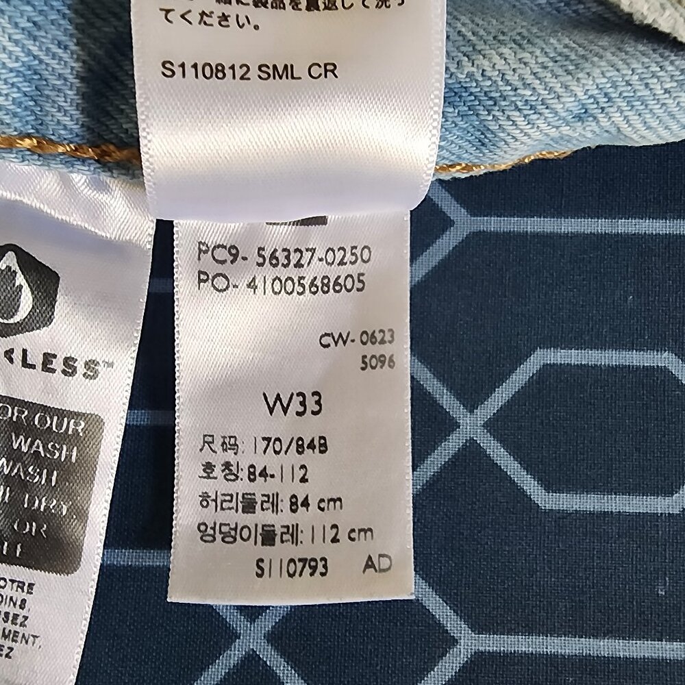 Levi's® Women's 501® Original Shorts | Blue | W33 - Picture 6 of 6